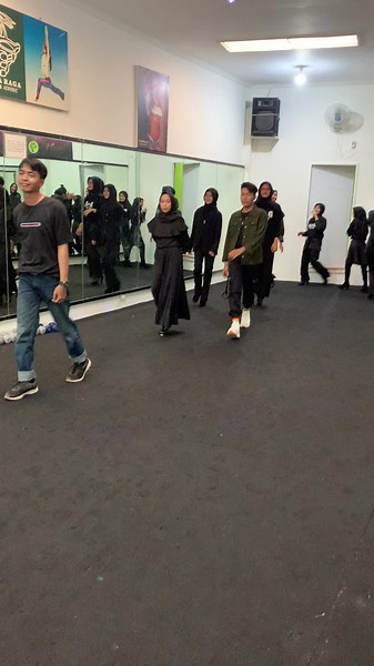 Thank for comming love u B&G model team