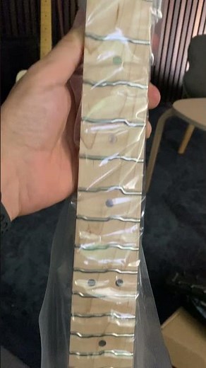 Squiggly frets ? 🤩 #guitar #music