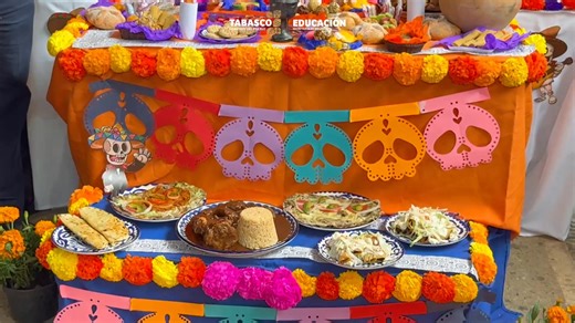 La SETAB celebró su Muestra de Altares 2025, una tradición que une memoria, cultura e identidad. Encabezada por la secretaria Patricia Iparrea Sánchez, la exposición rindió homenaje a nuestras raíces y mostró la riqueza del Día de Muertos en México. 💀🌼 Cada altar, elaborado por las diferentes áreas de la Secretaría, reflejó la dedicación, la investigación y el orgullo de pertenecer a una comunidad educativa que forma desde la cultura y construye paz desde la memoria. 🇲🇽 #SETAB #DíaDeMuertos 