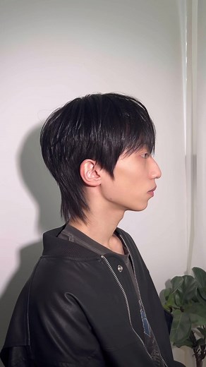 남자 머리스타일: 섹시한 느낌을 살리는 허쉬컷