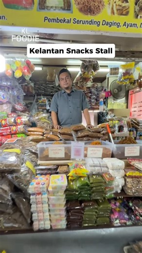 KL Foodie on Instagram: "Kelantan snacks, local pride! Meet abang niaga serunding & traditional goodies at Pasar Besar Siti Khadijah. Support micro businesses with Unifi Business—helping them grow digital & stay connected. Promote you business with #UnifiBusinessTakeMeToOxford today and stand a chance to win 1-week LEAP Programme at Oxford University, United Kingdom! Experience Go Bookit – the ultimate appointment solution bundled with UNI5G Business 99 and a FREE Samsung Galaxy A16 5G smartphon