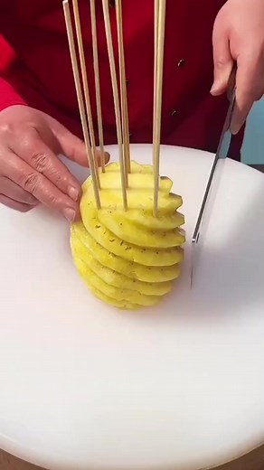 Expert Guide to Slicing Pineapple with Precision