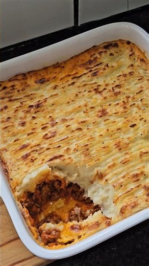 Looking for Dinner? Make This Mince & Potato Classic Tonight!