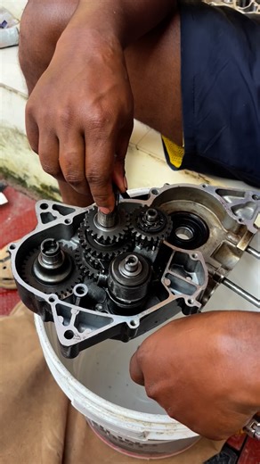 Ananthu on Instagram: "Suzuki samurai gear box testing . . . #shaolin #shaolin5speed #shaolinthequeen #shaolin140 #suzukishaolin #suzukishaolin5speed #suzukibikers #suzuki2strokefamily #suzukisamuraibike #samuraimodified #savemodification #save2stroke #vandibhranthanmar #legendary2stroke #shogunthebeast #shogun_modifikasi #shogunalwaystheboss #shoguntheboss #2strokerevolution #2strokelove #2strokediaries #2strokepassione #suzuki2stroke"