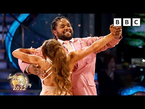 Hamza Yassin & Jowita Przystał Foxtrot to Islands In the Stream ✨ BBC Strictly 2022