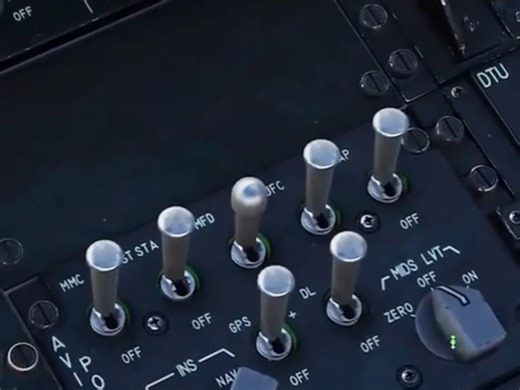 一分钟教你如何驾驶F22战斗机