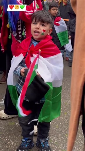 ‎وەتەن چاوی لێمانە دەری کەین لە تەنگانە ‎سەربەرزین بە بوونتان #kurdish #rojava #rojhalat #bakur #bashur