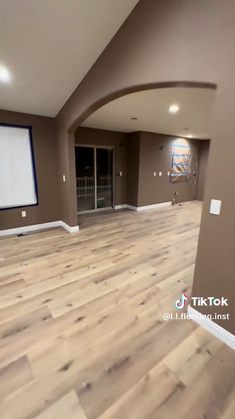 Lvp and baseboard install 📈🧰#flooring#flooringinstallation#flooringinstaller#saltlakecity#utah#bluecollar