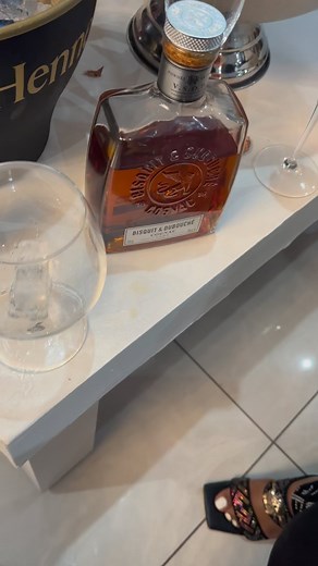 Thank you BISQUIT COGNAC XO & VSOP bottles… When I arrived at Max Shisanyama 🔥 | Kabelo Hlewane
