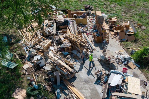 Tornado confirmed by spotters cuts path through Clinton, Missouri