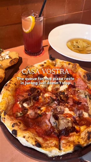 @casavostrasg opens their second outlet at @jemsingapore and the queue doesn’t seem to end at all. I thought the lunch crowd would be gone by 2pm but no. The restaurant is still packed to its brim and there was a short queue outside. Their first outlet at Raffles City was a hit and I believe it’s the same here at Jurong East. This outlet at Jurong East offers outlet exclusive dishes which includes their fried pizzas and more. What I enjoyed the most here is their Crab & Nduja fried pizza and Agn