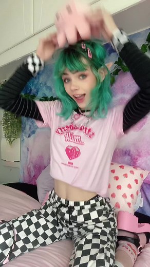 Egirl Aesthetic: Colorful Fun with Green Hair