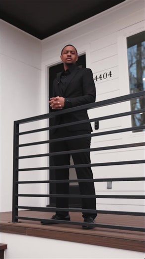 Moving to Houston? 👀 This townhome is just 10 minutes from Downtown and listed at $270,000!🏡 3 bedroom 2.5 baths Comment