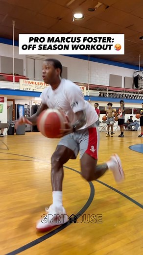 PRO MARCUS FOSTER: OFF SEASON WORKOUT 🥵 @mf2__ it’s coming off and the exceptionally great season and we are looking to use that momentum during the off-season. This is a very pivotal stage in his career and things only must get harder/challenging from here. If you were looking for a trainer, I am your guy. Rather that group sessions or individuals reach out to me. I am waiting and looking forward to the opportunity. #GrindHouseBasketball #iTrainWithMarcusWalker #Basketball #BasketballTrainer #
