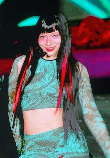 Mom Mỹ Mỹ lắc hông cú nào ăn cú đó 💁‍♂️ #dongdaoxinhgai #emxinhsayhiconcert #exsh