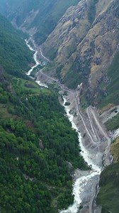 Byas Valley in Dharchula, Pithoragarh is a stunning picturesque wilderness in Uttarakhand. It transforms into a snowy wonderland during winter and is located at an altitude of 3,600m. Surrounded by dense forests and the majestic Himalayas, Byas Valley is famous for the Kali River, which serves as the border between India and Nepal. With breathtaking views and serene tranquility, Vyas Valley is a must-visit destination in Uttarakhand.#uttarakhand #uttarakhandtourism #travelbloggers #simplyheaven 