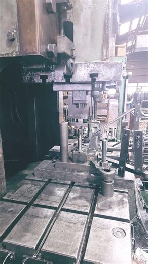 パイプ加工紹介 プレス 金型 穴あけ 3次元形状 製品保管状態 医療器具や建設機器、各種パイプ加工の石川工業 群馬県 太田市 1本から対応可能な会社です。＃ステンレス＃手摺＃パイプ曲げ＃千葉県＃成田市
