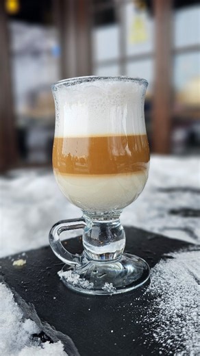 Slow it down...acorda-ti timp pentru tine și savurează un mic dejun bun și o cafea ☕️ Te așteptăm cu drag la The Harp Bakery. 🌏 Str. Dimitrie Cantemir, Nr. 2 ☎️ 0734 554 455 #breakfast #painecuturmeric #painecumaia #bucharest #iconicspot bakery coffee irishbreakfast | The Harp Bakery