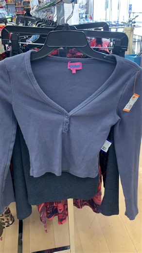 Come with me to the El Cajon Retail Store & Donation Center! 🛍️ Great finds, super accessible donation drop-off, and amazing ambassadors (employees)! #SDGoodwill #MakingGoodHappen #ElCajon #DonationCenter #LeatherJackets | Goodwill Industries of San Diego County