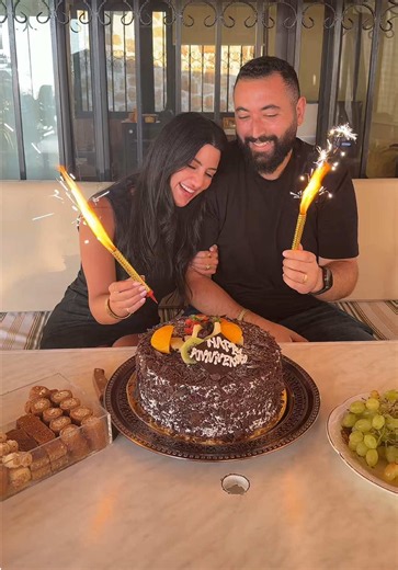بعد كم يوم بيصيروا سنتين مزوجين — فيديو عيد زواج مضحك