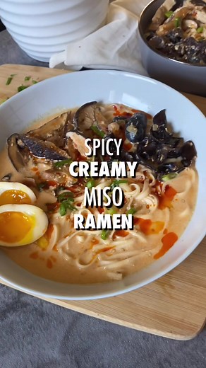 20-Minutes Spicy Vegan Creamy Miso Ramen Recipe