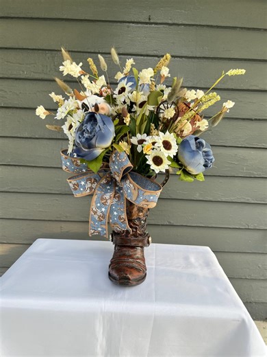 Cowboy Boot Centerpiece: Highland Cow, Blue Roses, Western Decor - Etsy