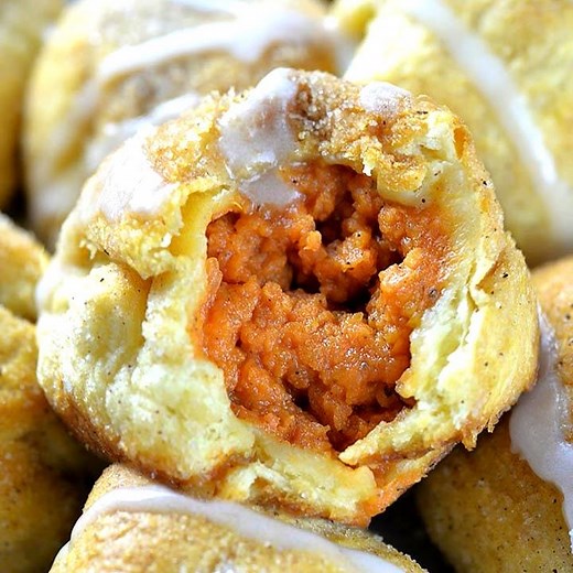 2.3M views · 594 reactions | Pumpkin Pie Bombs are really fun and easy recipe and perfect way to start fall baking season. RECIPE HERE > https://goo.gl/51jrWU PIN IT FOR LATER > https://goo.gl/i8ctNr | OMG Chocolate Desserts | Facebook