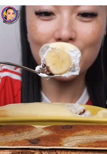 Banana crepe, banana cake and chocolate browny! . #sasasmr #asmr #eatingsound #asmrtiktok #eatwithme #letseat #tiktokasmr #fyp #fypage #fyfoodie #tiktokพากิน #tiktokพาชิม #fyp #sogood #foodtrend #trending #tiktokviralfood #letseat #viralfood #tiktokfood #tiktokพากินของอร่อย #ฟิดดดシ #ฟิดเถอะ #fypシ゚viral🖤tiktok #fypシ゚ #fypagetiktok #อร่อย #บอกต่อ #หิว #cake #dessert #crepecake