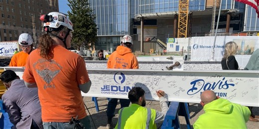 Mutual of Omaha ‘topping-out’ ceremony celebrates tower construction milestone