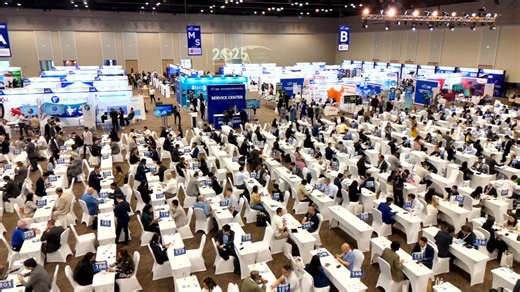 On November 8, 2025, the One-on-One Business Meeting Session of the 13th GLA Global Logistics Conference kicked off in Bangkok, Thailand, bringing together nearly 2,000 logistics and supply chain leaders from 130 countries and regions for a day of efficient and focused networking. The venue buzzed with energy as participants explored discussions across all areas of logistics and supply chain operations, reflecting GLA’s commitment to fostering global collaboration and innovation across the indus