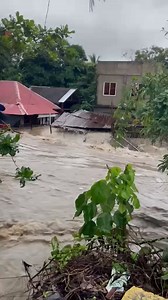 171K views · 379 reactions | LAGPAS TAONG BAHA SA ROXAS CITY TUTOK BAGYO: Lagpas taong pagbaha sa Brgy. Sibaguan, Roxas City, kahapon, October 18. Ayon sa RMN Iloilo, ito ang unang pagkakataon na umabot sa ganito ang taas ng tubig-baha sa lugar. Nabatid din na ilang barangay pa sa Roxas City, Capiz ang lumubog sa baha bunsod ng malakas na ulan dulot ng Bagyong #RamilPH. | via RMN Iloilo : Truman Oabe #DZXLnews558 #RMNNews #TatakRMN | DZXL News | Facebook