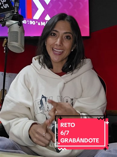 🎥 DÍA 6 del reto grabándote frente a la cámara – TOLERANCIA AL ERROR No quiero perfección, quiero verdad. Grábate hablando de algo que normalmente ocultas. Una inseguridad. Algo que todavía te cuesta. Algo que estás aprendiendo a trabajar. No lo disfraces. No lo edites mil veces. No lo suavices. El miedo a la cámara no es técnico… es miedo a que nos vean reales. 📌 60 segundos. 📌 Sin personaje. 📌 Solo tú. Usa el hashtag #RetoConSaraRobles para que pueda ver tu video y darte retroalimentación.