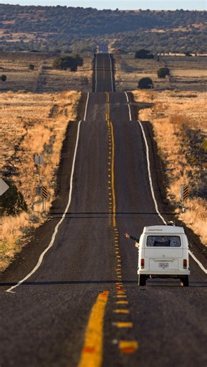 VW bus roadtrip along historic Route 66 centennial