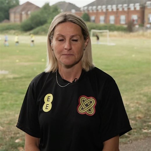 🗣️ "They've got the strength in depth to do it again!" Former Lioness Kelly Smith speaks about England's chances of winning Euro 2025 with the tournament starting later today 🏴󠁧󠁢󠁥󠁮󠁧󠁿 | Sky Sports Football