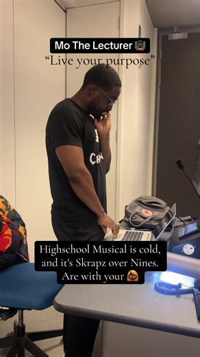 They continue to get onto my taste of music! They need to widen their music horizon and appreciate all types of music #mothelecturer #liveyourpurpose #hsm #student #manchester