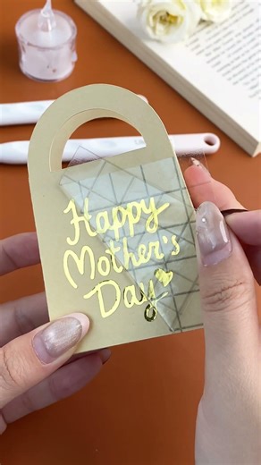 Cut your design, apply your love, and watch her smile. . #likcut #cricut #diycrafts #mothersday