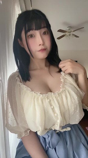 らいぶ配信始めました🙋‍♀️🌈 #おすすめ #グラビアアイドル #みねりお