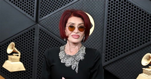 Sharon Osbourne’s awkward Grammys red carpet moment