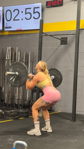#crossfit #thrusters #beginnercomp | Blondiebod