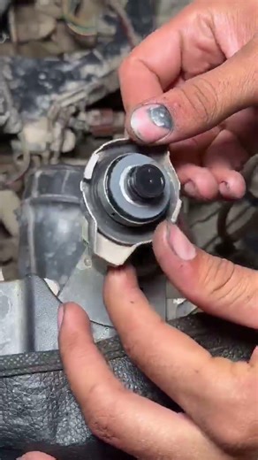 Radiator Cap Removal Tips #automotivetools #mechanic #eliteautocaretips #fypシ #mechaniclife