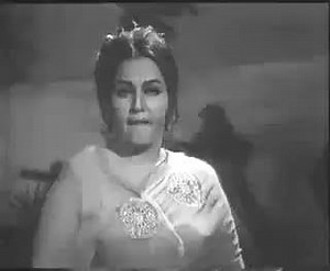 Eh Puttar Hattan te Nahi Wikde, Kee Labni hay Vich Bazaar Kuray.... Eh Dain hay Meray Data Di Na Awain Takraa Maar Kuray... Aye Puttar Wikao Cheez Nahi Mul de ke choli Paiye ni Aye Aida Sasta Maal Nahi Kithon ja ke Mang Liyaiye ni Eh Souda Naqad Wi Nahi Milda, Tu Labdi Phiray Udhaar Kuray... Eh Sher Bahadur Ghazi nay Ek Kisay kolon wi Harday nahi Enhan Dushman kolo kee Darna Eh Mout Kolon wi Darday nahi Eh Apni Dais di Ezut tu Jaan Apni Dainday Waar Kuray.... Eh Puttar Hattan te Nahi Wikday.... 