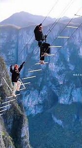 I am a high mountain, striving for the summit without fearing the danger. Show Zhangjiajie