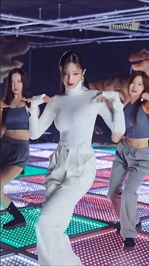 Exhibit Dance Cheerleader Model #cheerleader #dance #model #lookbook #runway