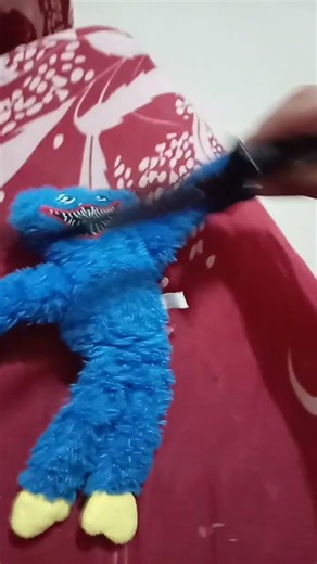 how he kills us:laughs at our face and trips us to floor and we get up and get stabbed