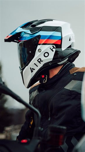 DLG Moto Art on Instagram: "AIROH Commander 2, un casco excelente para cualquier ruta. . . #dlgmotoart #airoh #accesorios"