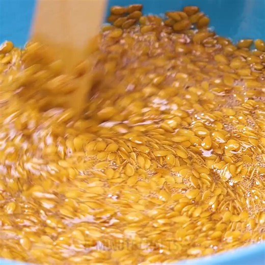 136K views · 50 reactions | Easy DIY honey oatmeal face mask | 5-Minute Workouts | Facebook