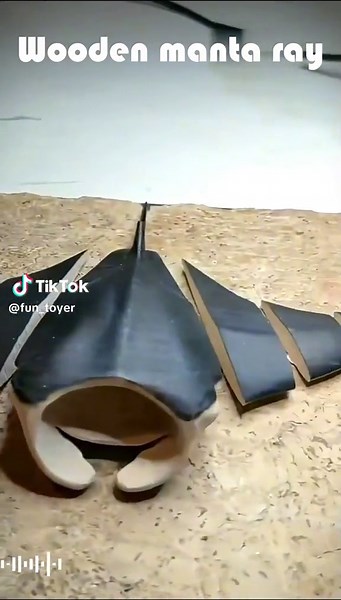 Realism manta ray#toys #woodentoys #mantaray #animation #foryou #fypシ #handmade