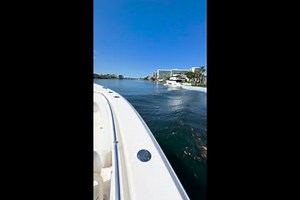 Used 2018 Cobia 301 Center Console, 33432 Boca Raton - Boat Trader