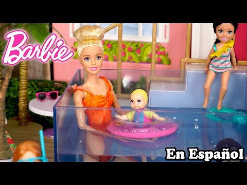 Familia Barbie y Ken Juegan en la Piscina y Rutina de Noche