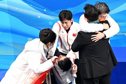 China's Sui Wenjing and Han Cong win gold in pairs figure skating